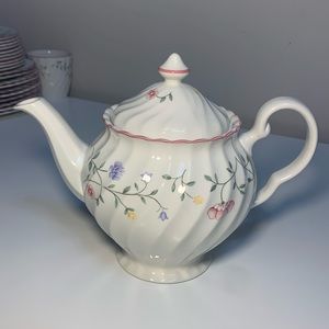 Johnson Brothers tea pot.